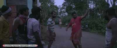 You three,
go that side - Jallikattu