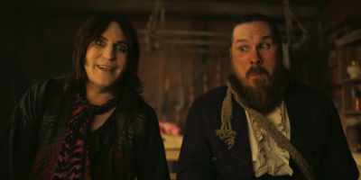 - You tried to rob the Unrobbable Coach?
- Yeah. - The Completely Made-Up Adventures of Dick Turpin