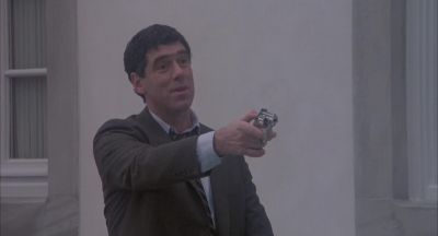 You trusted the wrong cop - The Naked Face