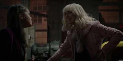 YOU TRY HACKING
10 CELLULAR NETWORKS
WITH ONE HAND. - Batwoman
