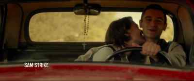 -You tryin' to make us crash?
-You want me to stop? - Leatherface