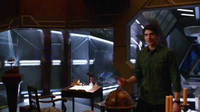 You underestimate His majesty. - DC's Legends of Tomorrow
