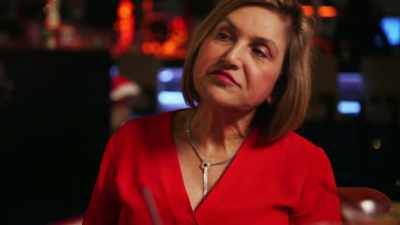 You and Vishal's mom both
need to sit down anyway - Family Karma