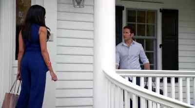 You wait here. I'm gonna check around back. - Royal Pains