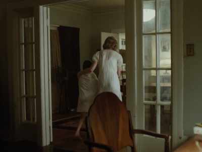 You wait right here. Okay? - Blonde