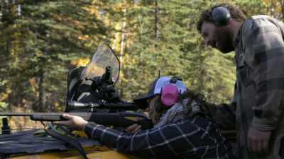 You wanna have it up
on your shoulder here, - Life Below Zero: Next Generation