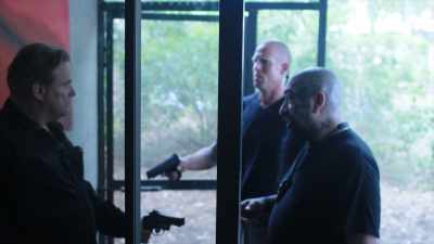 - You wanna put that gun down - Mexican Connection