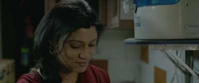 You want a swimsuit, right? - Lipstick Under My Burkha