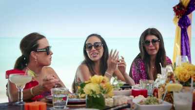 - You want buttah?
- Buttah. Did I say "buttah?" - The Real Housewives Ultimate Girls Trip