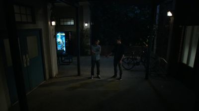 You want to do this?
Hold my hand. - Teen Wolf