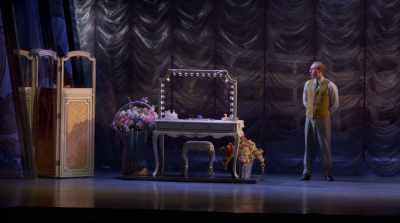 You want me to help you change?
Of course. - Funny Girl