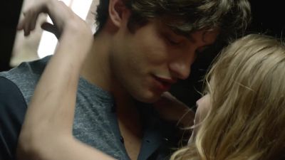 You want me to look beautiful? - Under the Dome