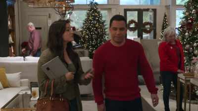 You want the buyer to be able
to visualize themselves - A Christmas Open House