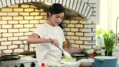You want to twirl them a little bit - Selena + Chef