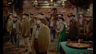 You wanted the Dancin' Kid, Marshal.
Here he comes. - Johnny Guitar