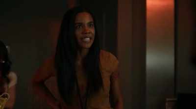You will get yourself killed
trying to give them to her. - Triassic World