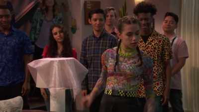You win, you can stay, - Raven's Home