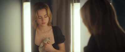 - You won't believe this.
- Stop it, Pippa. - Tell Me Lies