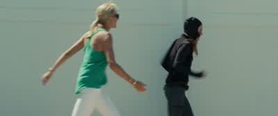 You won't see anything through those hedges. - The Other Woman