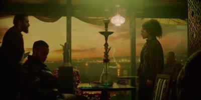 You work for me, Saba. - Gangs of London