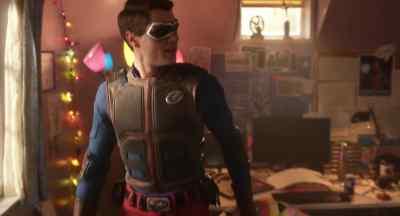 - You wouldn't dare.
- Uh, I just zerped Kid Danger - Henry Danger: The Movie