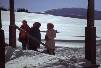 - You wouldn't.
- Wouldn't I? - Snowball Express