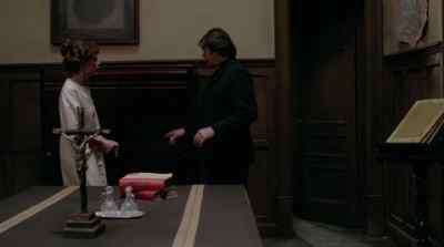 You'll find some clothes in here. - Demonoid