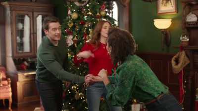 You'll get used to their
competitive sibling banter, - 'Twas the Date Before Christmas