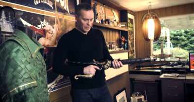 -You'll have a club.
-This is an aboriginal pipe, - Life After Flash
