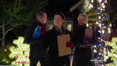 You'll have a few extra
hours to get every light, - Making Spirits Bright