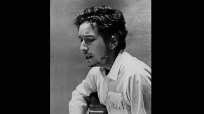 ♪ You'll just lay there
by the juniper - Bob Dylan: Odds and Ends