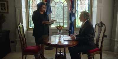 You'll meet the Governor-General
at 10:30 - Total Control