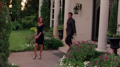 You'll meet the target
at the bar. - Burn Notice