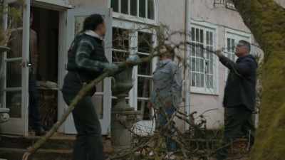You'll see they left
as much as they could - The Wedding Cottage