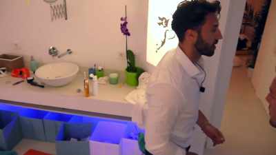 You'll either see this,
or you'll see this. - Love Island