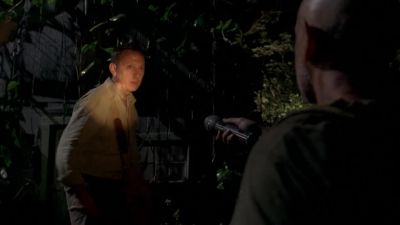 You'll want to turn off
your flashlight, John. - Lost