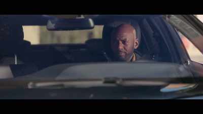 [young man] No, we ain't see him.
Sorry, Mister Williams. - Holiday Rush