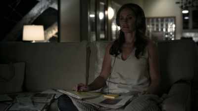 Young women trapped in ideals
put upon them... - Tell Me Your Secrets