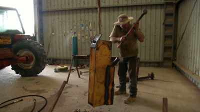 Younger brother Mick is designing
a new machine from scratch. - Outback Opal Hunters