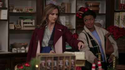 Your arm, worrying
about the store, - Christmas Wreaths and Ribbons