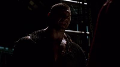 Your blood must make you strong.
I should taste it. - Smallville