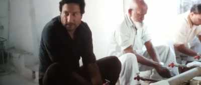 Your boss didn't even know
what you did. - Sui Dhaaga - Made in India