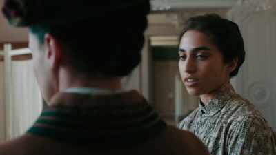 - Your brother's all right now?
- No. Typhus. He never, um… - The Essex Serpent
