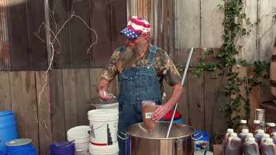 Your clover honeys,
they're good, - Moonshiners: Master Distiller