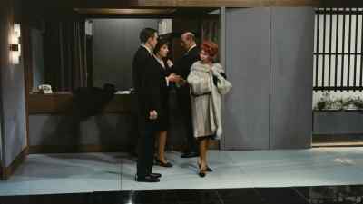- Your coat.
- I’ll keep it. Come along. - PlayTime