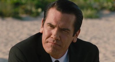 Your daddy is a hero. - Men in Black 3