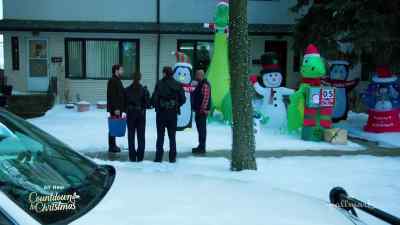 Your decorations, they bring - Christmas On Call