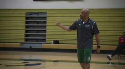 Your energy is transferrin',
and it's not right. - Last Chance U: Basketball