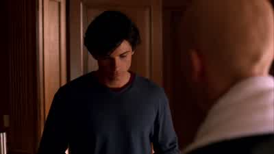 Your father doesn't like me. - Smallville