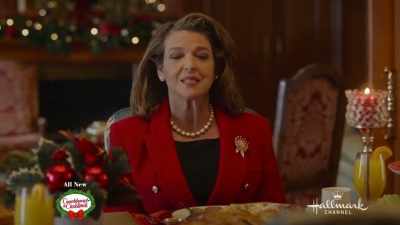 - Your father's right.
Sit down, son. - A Royal Queens Christmas